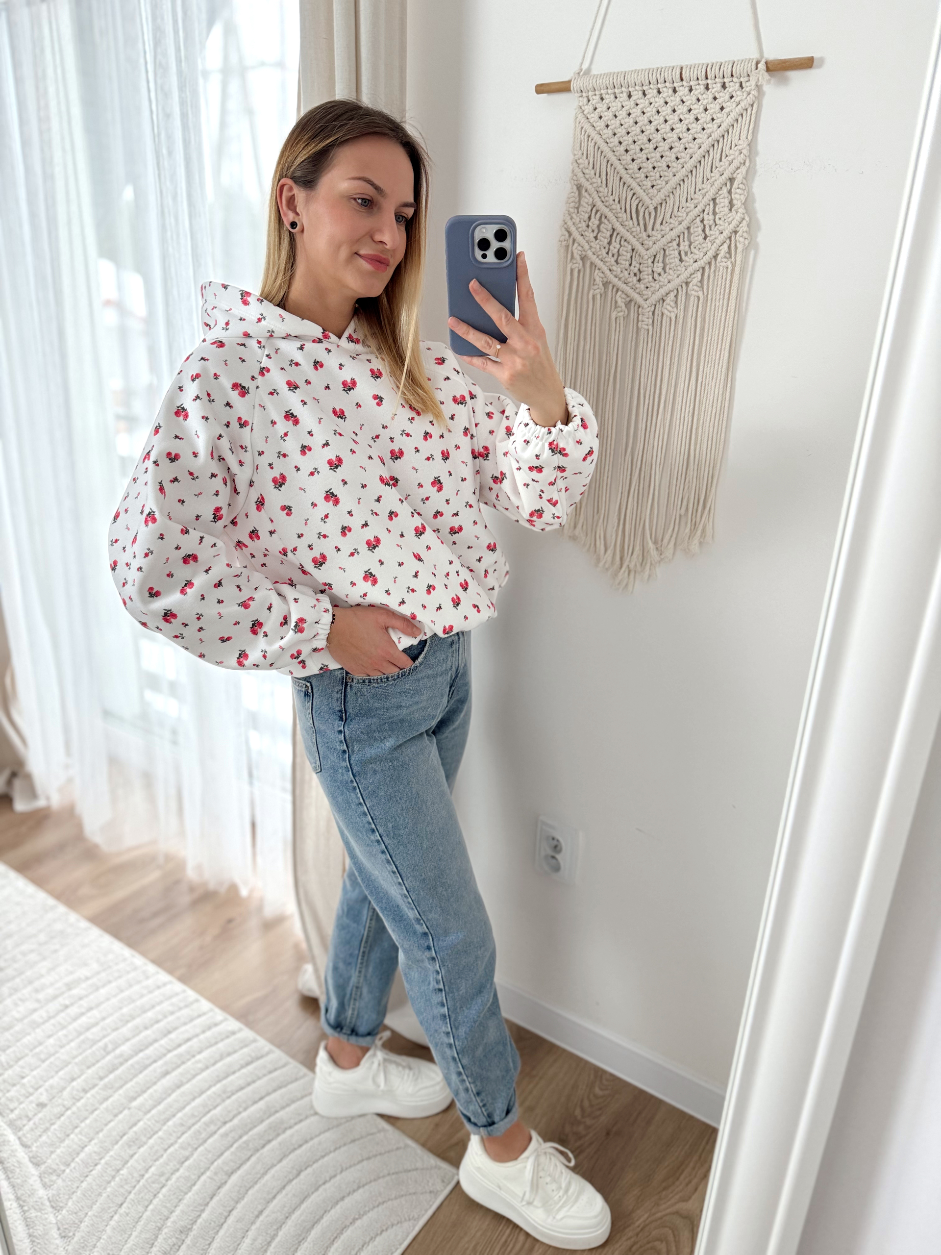 Bluza w kwiatki biała